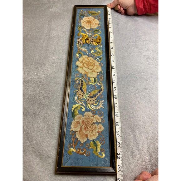 Beautiful 19th Century Chinese Silk on Silk Embroidery Panel - Custom Framed - Picture 6 of 8